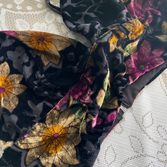 Crop top - Picture 3 of 9